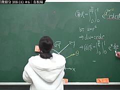 V tomto videu Zhang Xu, vysokoškoláčka z Taiwanu, predvádza svoju najnovšiu prácu v matematike