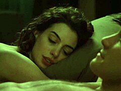 Anne Hathaways topless Comeback in Teil 3: Eine wilde Fahrt