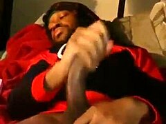 Elijah Nelsonin kanssa runkkaaminen: Musta kukko masturboi videolla