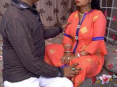 На годишнината от сватбата си индийската секс богиня е грубо чукана с хинди аудио