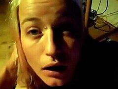 내 복종하는 나탈리가 채찍질당하고 처벌받는 집에서 만든 비디오