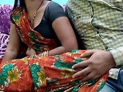 Video di sesso con una ragazza hindi con cognato e la sua bellissima moglie