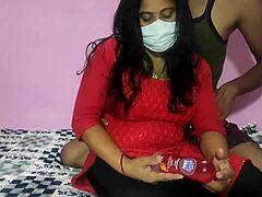 파키스탄 비디오에서 더러운 소녀 쉴라가 처음으로 애널 섹스를 즐긴다