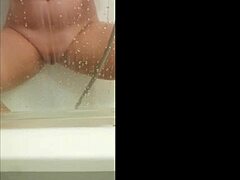 Rachel Starr's hot shower session
