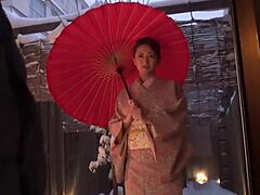 כישורי מציצה חושניות של ריינה מוצגים במלואם בסרטון היפני הזה