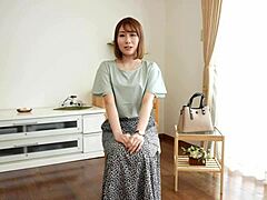 ฮารูน่า นิชิจิมะ แม่บ้านญี่ปุ่นเซนซูอัล รับเซอร์ไพรส์จาก Creampie ในวิดีโอแรกของเธอ