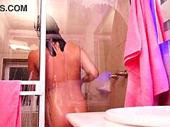 Colombian teen Lia Ponce teases and masturbates in the shower