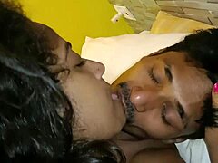 Søde Bhabhi bliver kneppet hårdt i analsex