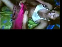 HD-video intialaisista pariskunnista intohimoisessa seksissä