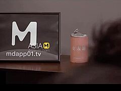 Vide e arrapate: Video porno asiatico originale con una ragazza asiatica arrapata