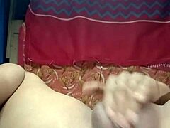 Indische Teenager machen selbstgemachtes Masturbationsvideo