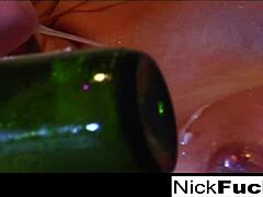 Ник Манинг дава хардкор чукане на пушеща порно звезда