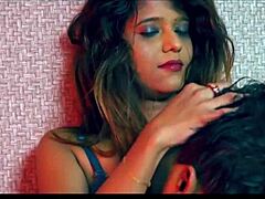 Indyjskie gejowskie gwiazdy porno prezentują swoją prywatną taśmę seksualną z intensywną akcją analną i oralną