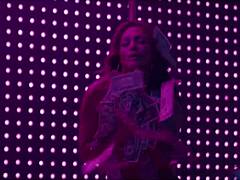 Jennifer Lopezs wykonuje uwodzicielski striptiz dla Wesley Snipes