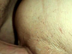 Seks nyata dengan pantat yang sempurna dan vagina basah dalam film porno HD